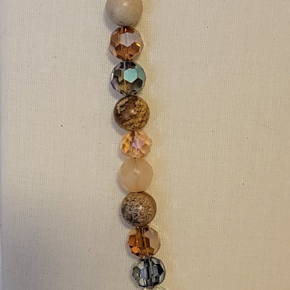 Howlite and Glass Fauceted Bead with Fabric Tassel Pendant Necklace - Picture 4 of 8